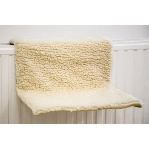 Beeztees Hamac à radiateur en peau de mouton