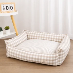 Panier pour petit chien à carreaux beige