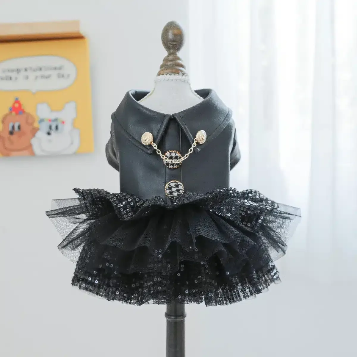 Robe de princesse en cuir pour chihuahua