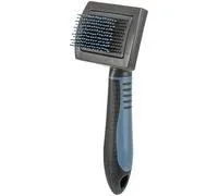 TRIXIE Brosse souple en poils synthétiques souples avec picots – manche plastique caoutchouté – pour poil de garde et sous-poil – 7 × 16 cm – noir/bleu – 24141 – Comparez les prix et achetez sur